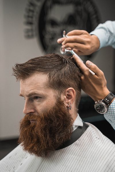 Retrato de cliente con barba definida